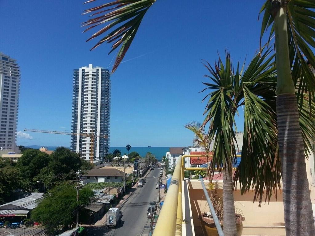 Dacha Beach Pattaya Ngoại thất bức ảnh